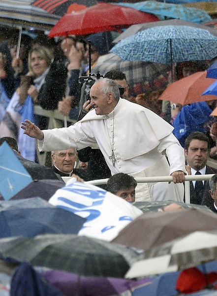 Pope Francis in rain