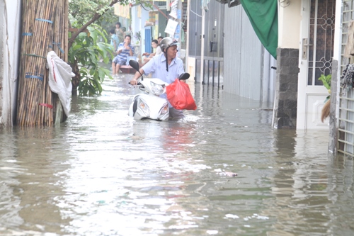 Saigon-ngap-nuoc-05-12-2013