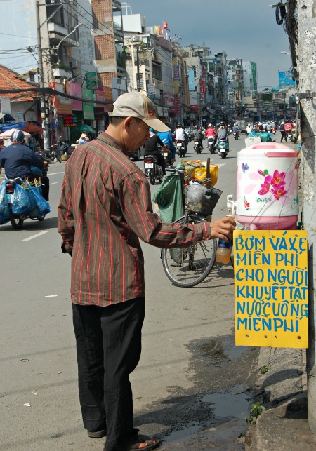 nuoc-uong-mien-phi