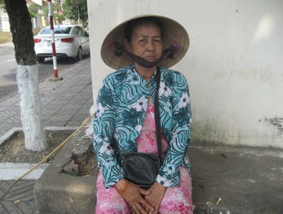 nguoigia kiemcom saigon 2