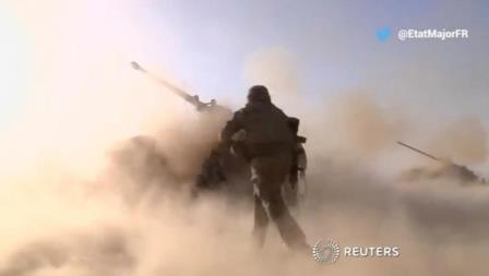 mideast-crisis-france-artillery