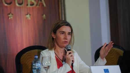 LH Chau Au- Federica Mogherini