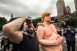 Trump statue 2