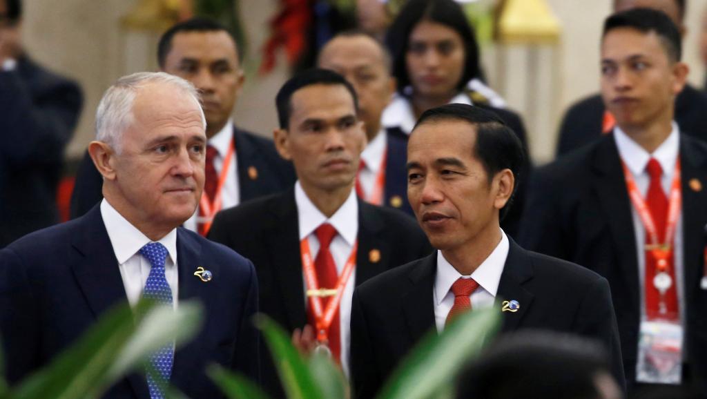 Thủ tướng Úc Malcolm Turnbull (T) và tổng thống Indonesia Joko Widodo tại hội nghị Hiệp hội các nhà lãnh đạo Ấn Độ Dương IORA, Jakarta, Indonesia 07/03/2017. REUTERS/Beawiharta