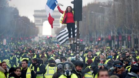 france-protests-8