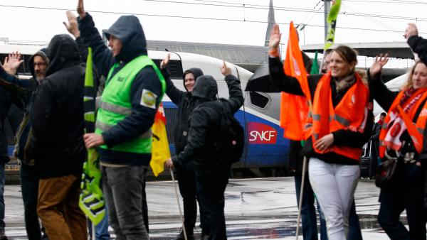 france-reform-sncf-strike 3