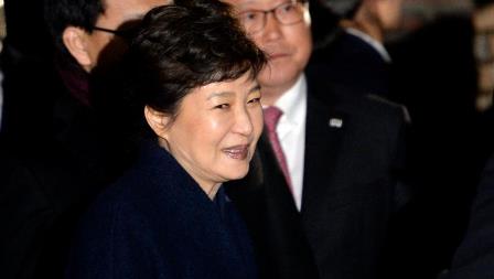 Park Geun-hye -goes home