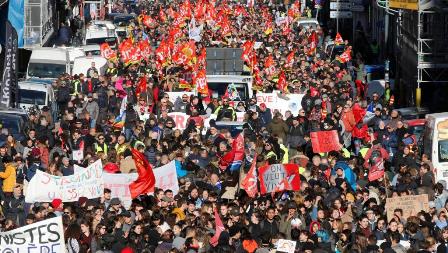 france protests pensions 4