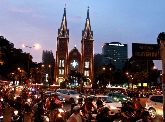 Giang-Sinh-SaiGon-1