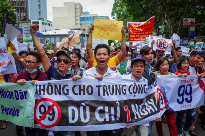 bieu-tinh-SG