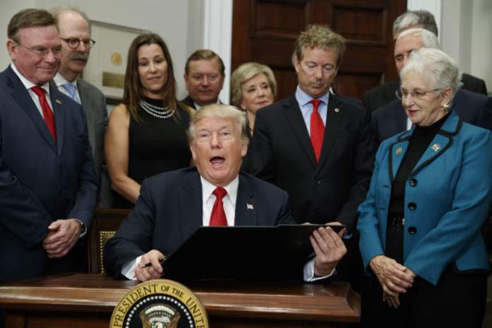 trump-baohiem yte