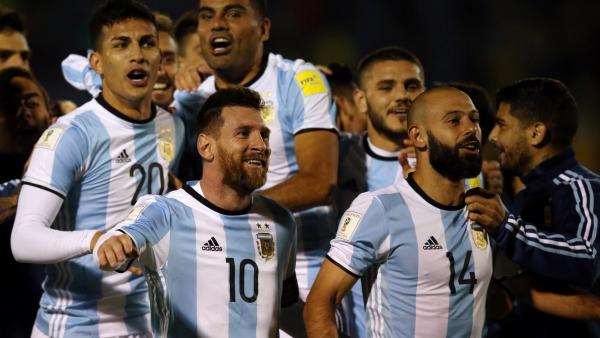soccer-worldcup-ecu-arg