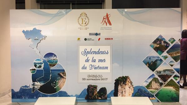 soiree logo